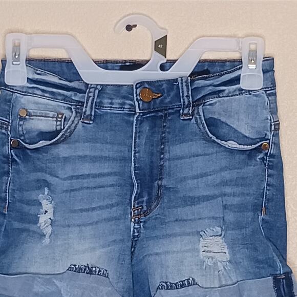 Kendall & Kylie Denim Shorts Juniors 3/26 Blue Distressed Cuffed Mid Rise Icon - Picture 3 of 13